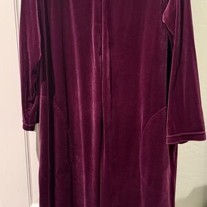Elegant Burgundy Velvet Women's Robe